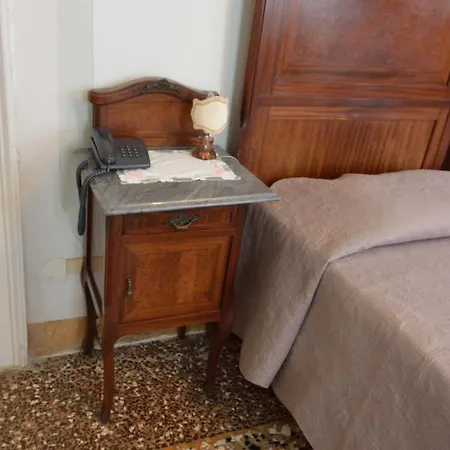 Seguso Hotel 2*