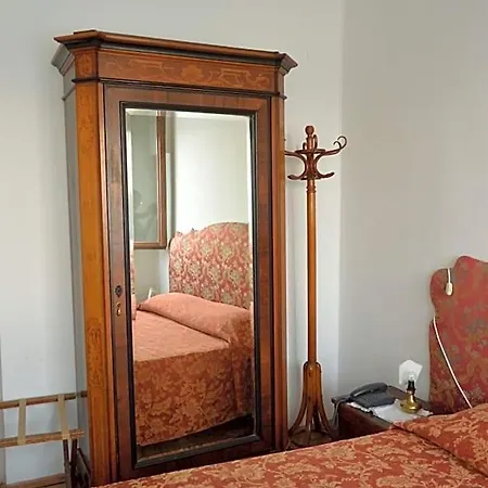 Seguso Hotel 2*