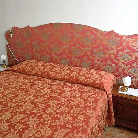 Hotel Seguso 2*